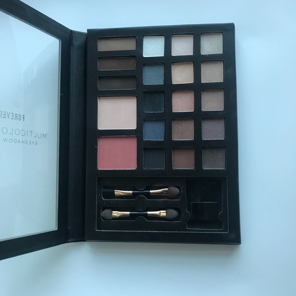 MULTICOLOR BLUSH AND EYESHADOW PALLETE - Picture 1 of 3